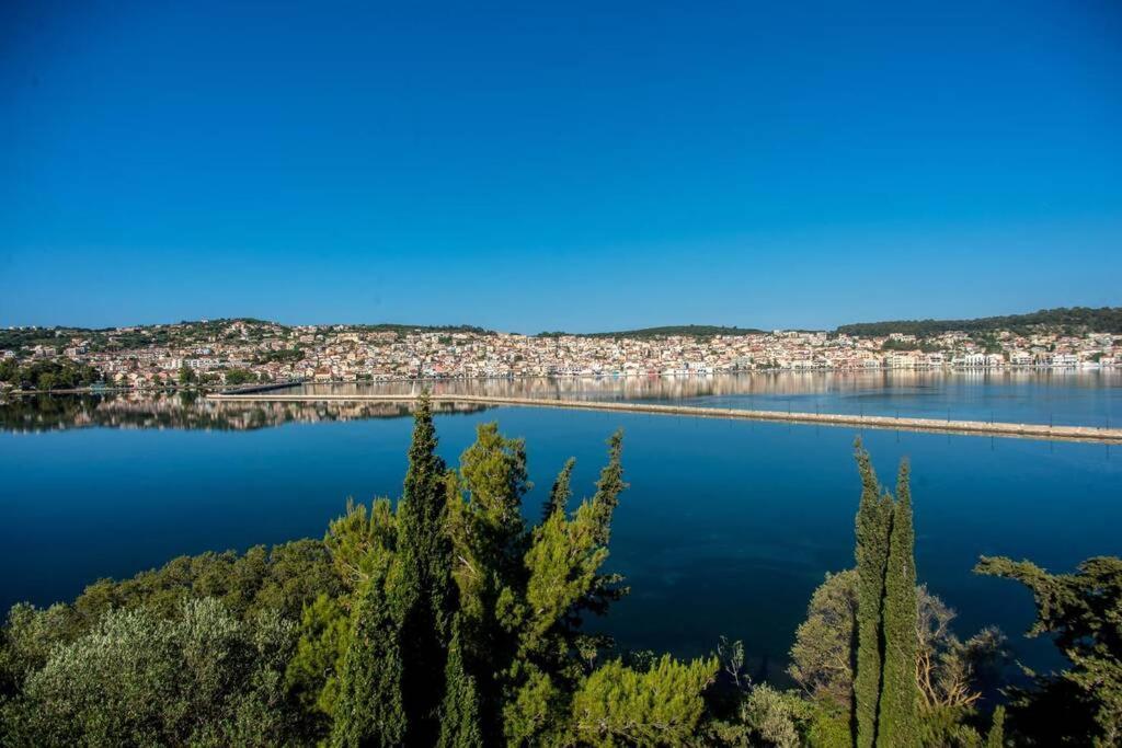 A & B Minimal Suite With Sea View In Argostoli Exterior photo
