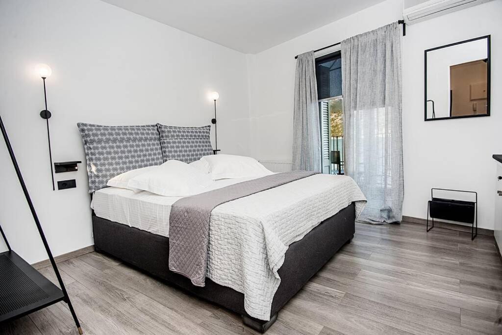 A & B Minimal Suite With Sea View In Argostoli Exterior photo