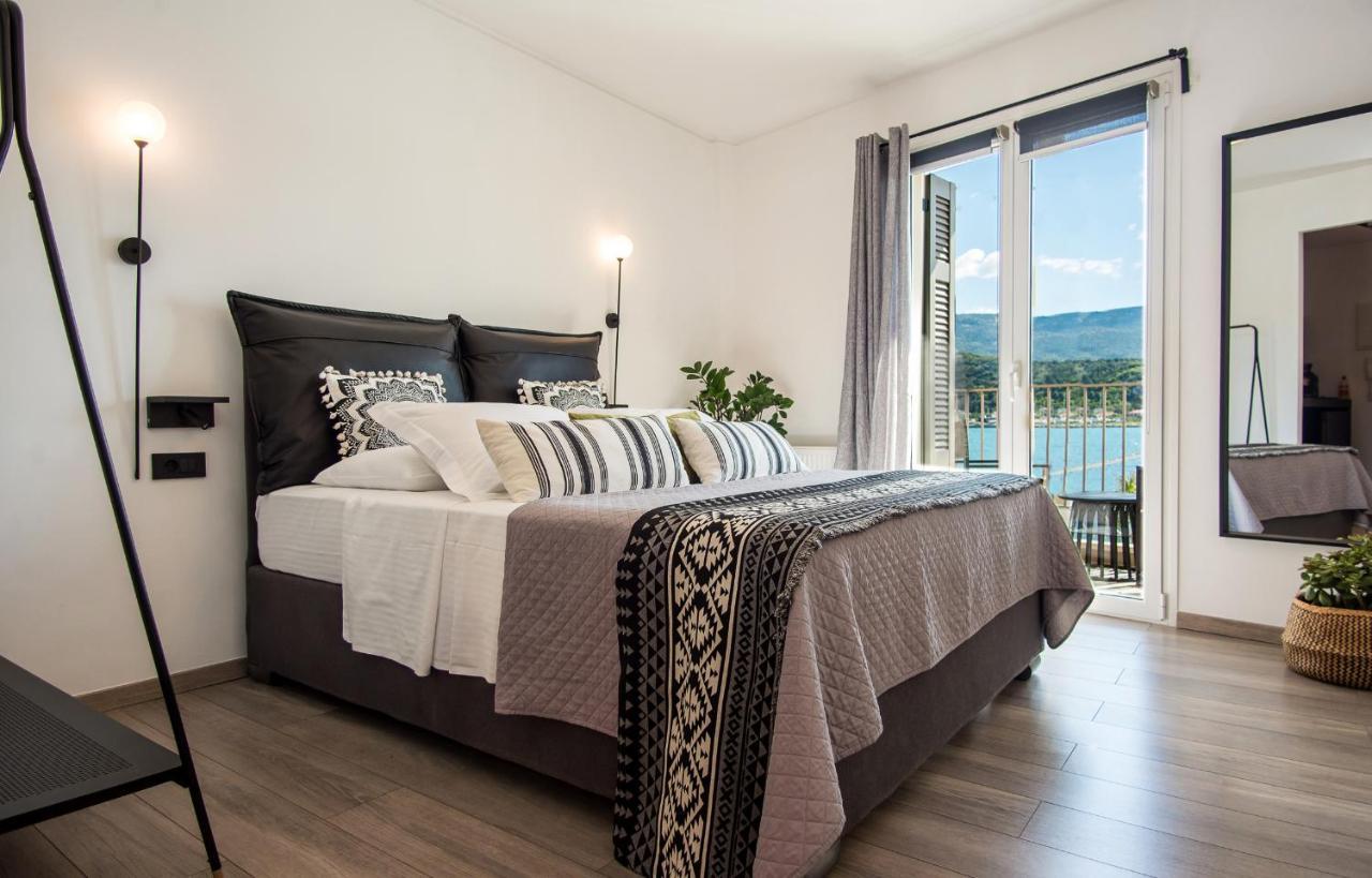 A & B Minimal Suite With Sea View In Argostoli Exterior photo