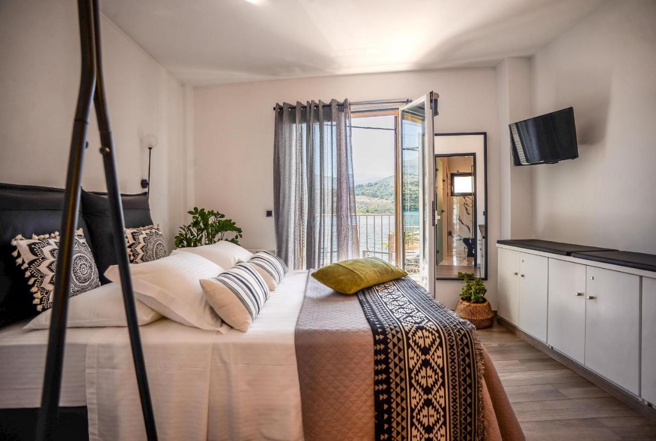 A & B Minimal Suite With Sea View In Argostoli Exterior photo